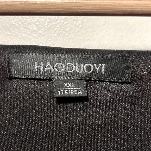 Red sequins romper - Picture 2 of 2